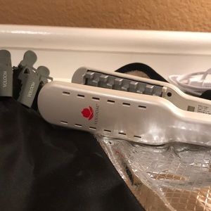 Voloom volumizing crimper for hair.